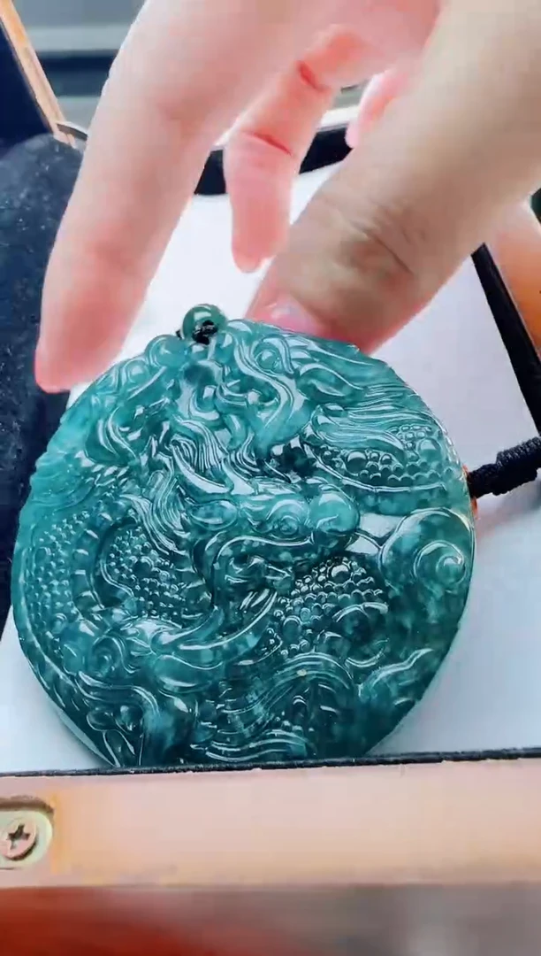 翡翠未镶嵌颈饰多样性发其中一