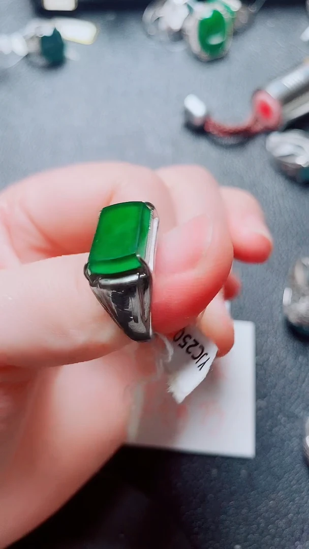 银S925镶嵌戒指翡翠1