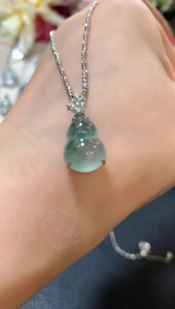 吊坠(不含链)18K金镶嵌翡翠z41