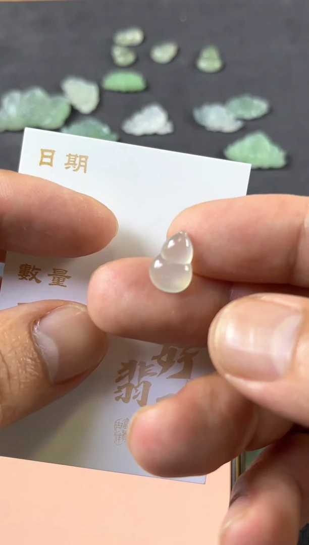 定制翡翠未镶嵌莫*奴葫芦