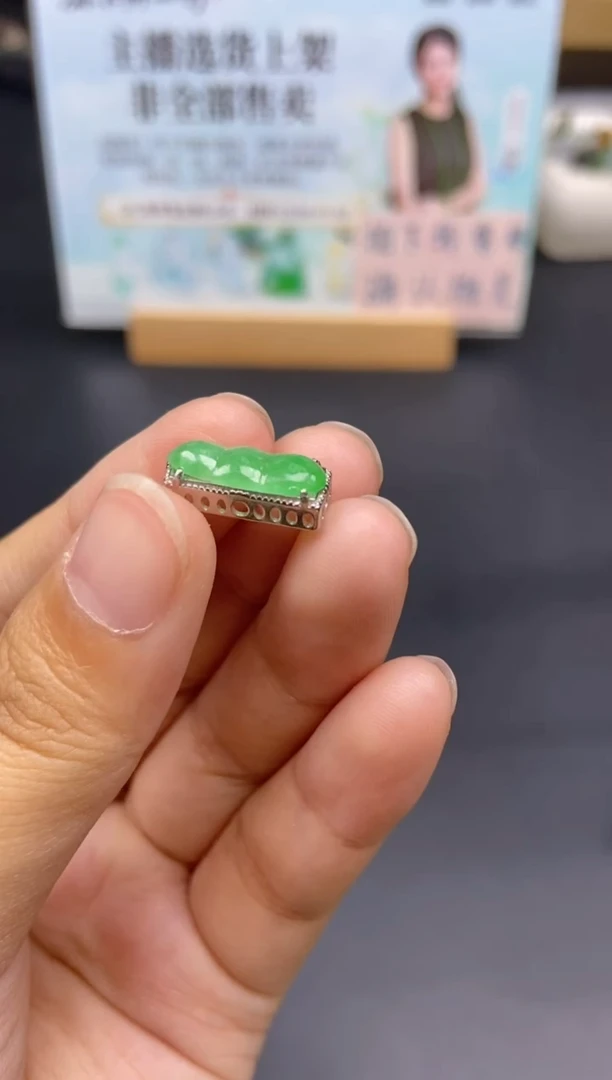颈饰未镶嵌翡翠天然翡翠A货49