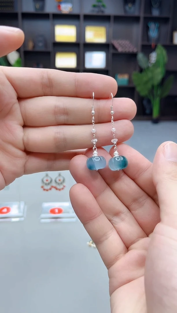 银S925镶嵌石英质玉（天山翠）耳饰W05