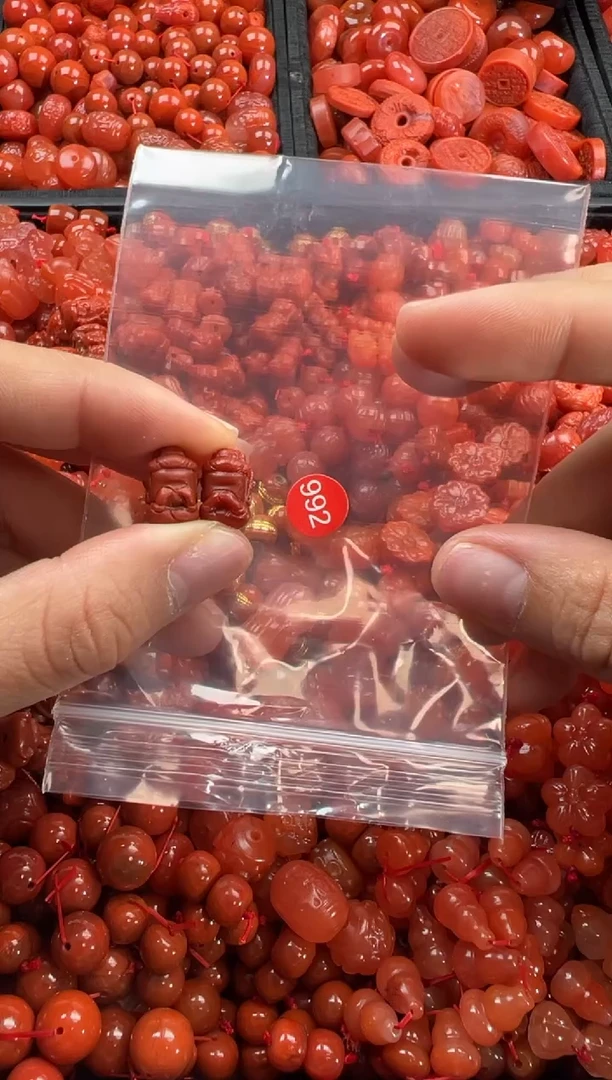 【闪购商品】南红玛瑙颈饰未镶嵌1