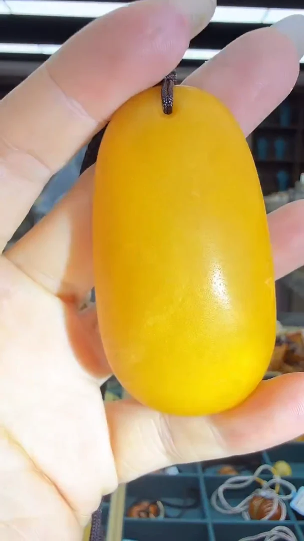 琥珀颈饰未镶嵌101秒拍号 假一罚三