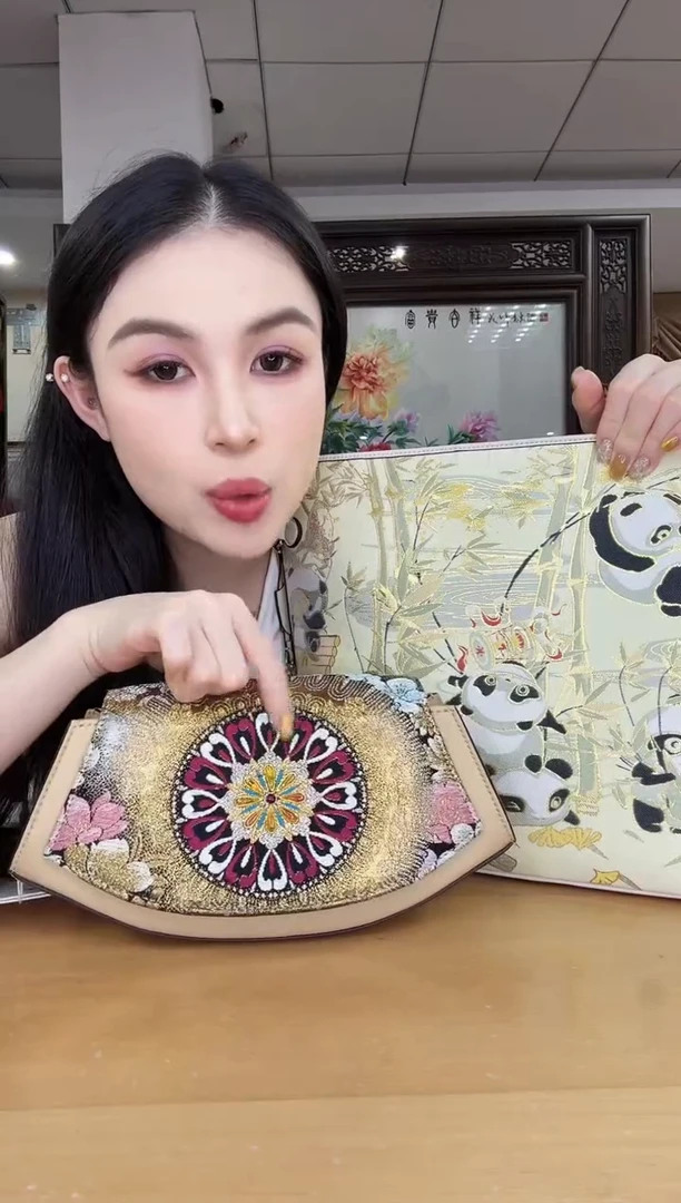 织物桂****电金色小船包包