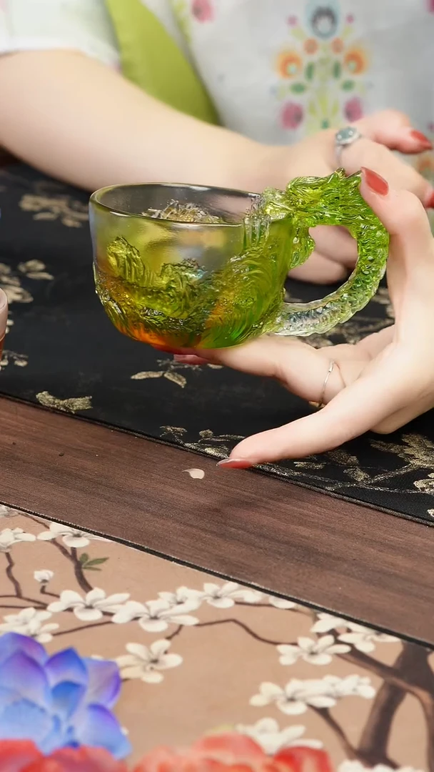 手工艺品琉璃绿色龙杯