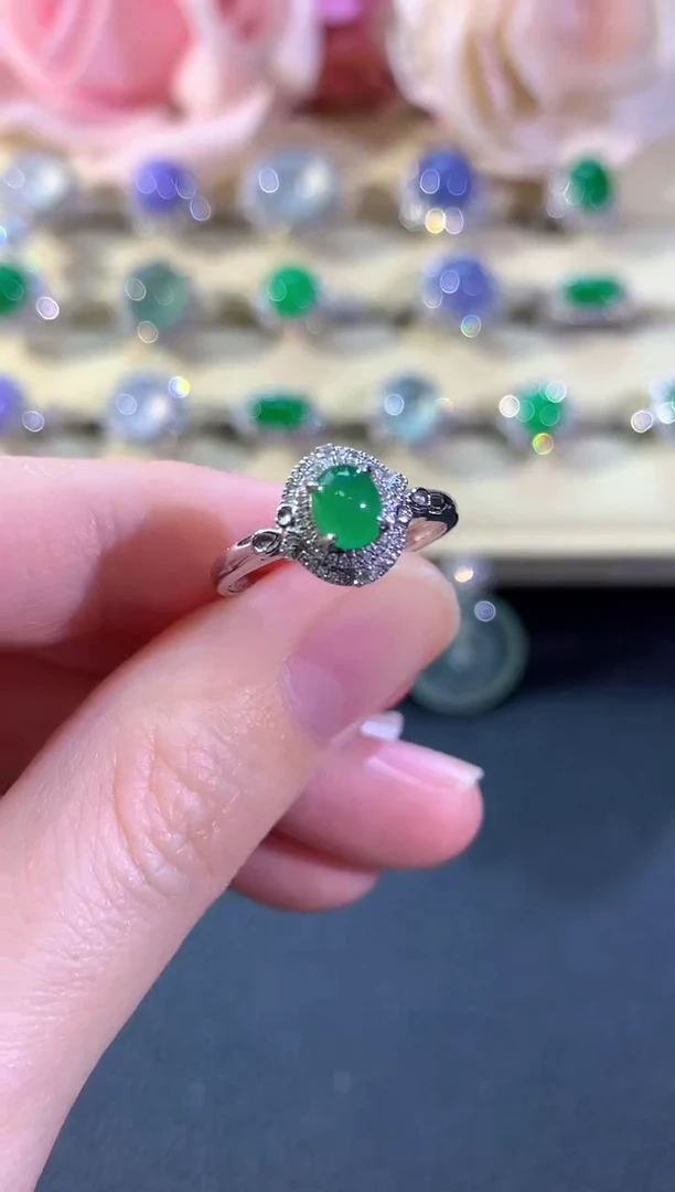 18K金镶嵌戒指翡翠冬日珠宝Q31