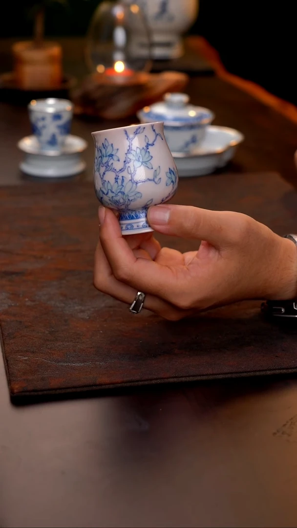 粉摊手绘玉兰花单杯
