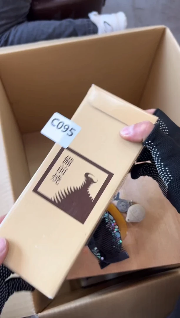 瓷片可****妞095中古商品，谨慎参拍