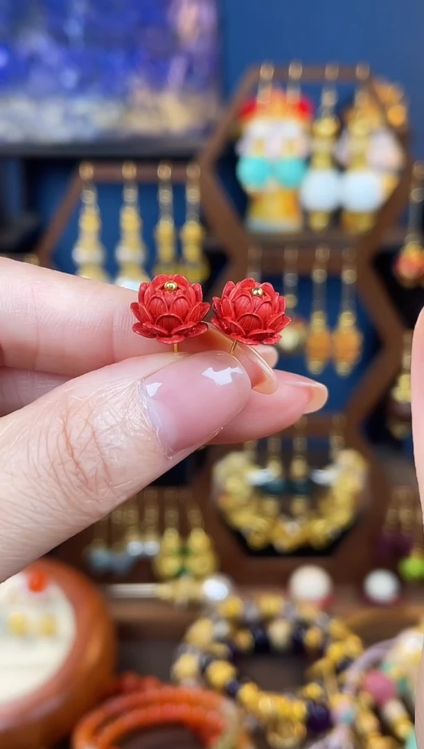 红红莲花设计师款耳钉