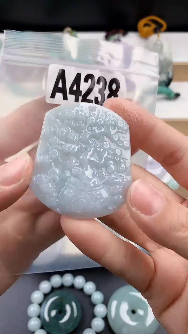 颈饰未镶嵌翡翠天然翡翠吊坠挂件