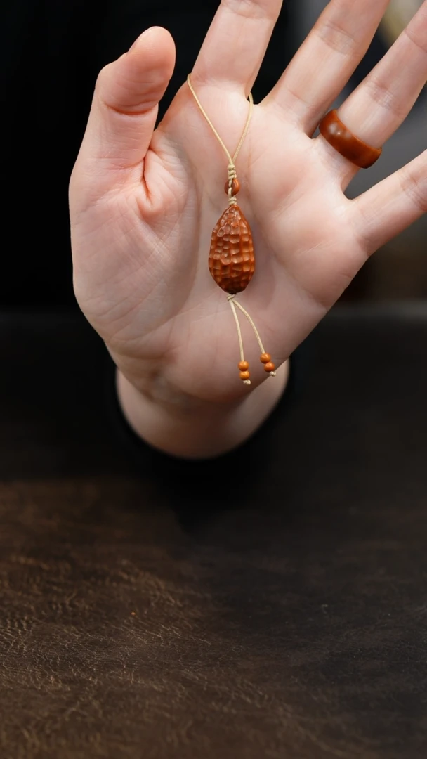 【闪购商品】橄榄核吊坠花生单件