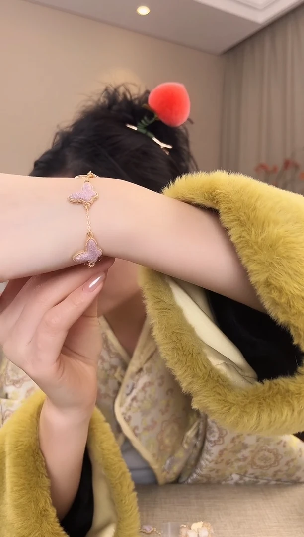 刺绣紫色缂丝蝴蝶手链