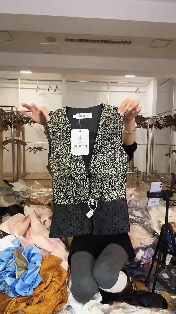 马甲       L码        105-115斤