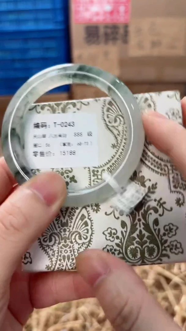 未镶嵌手镯石英质玉T-0234