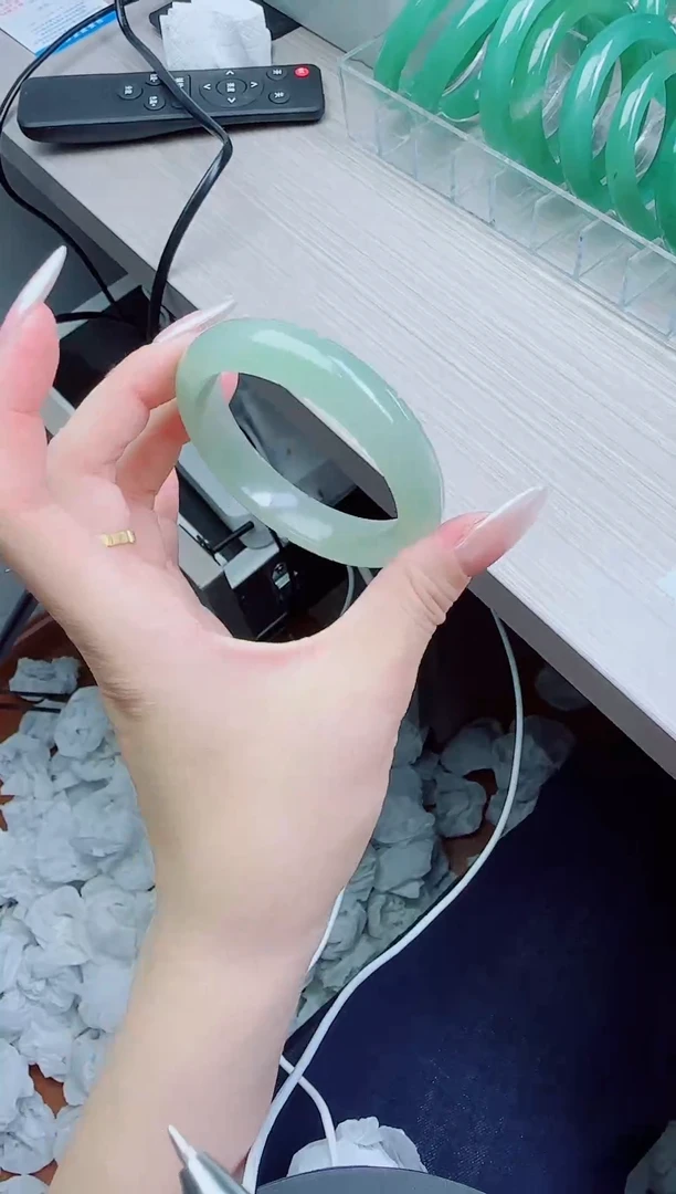 石英质玉手镯未镶嵌263/59.4