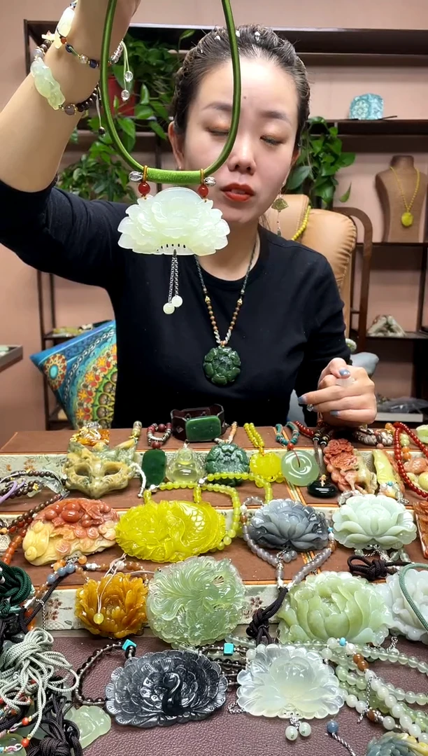 未镶嵌岫玉吊坠·