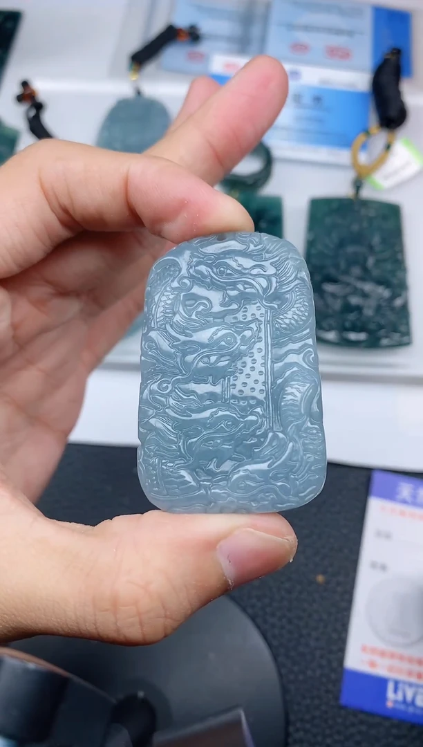 颈饰未镶嵌翡翠1