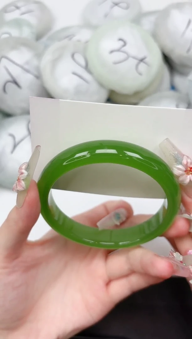 未镶嵌手镯石英质玉69-66