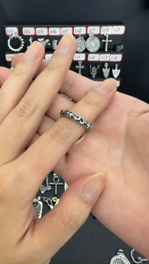 钛钢树脂™*辉戒指一个