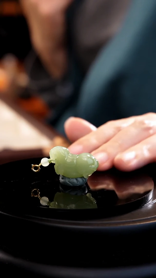 颈饰未镶嵌和田玉碧玉冰粉青立体小马挂件