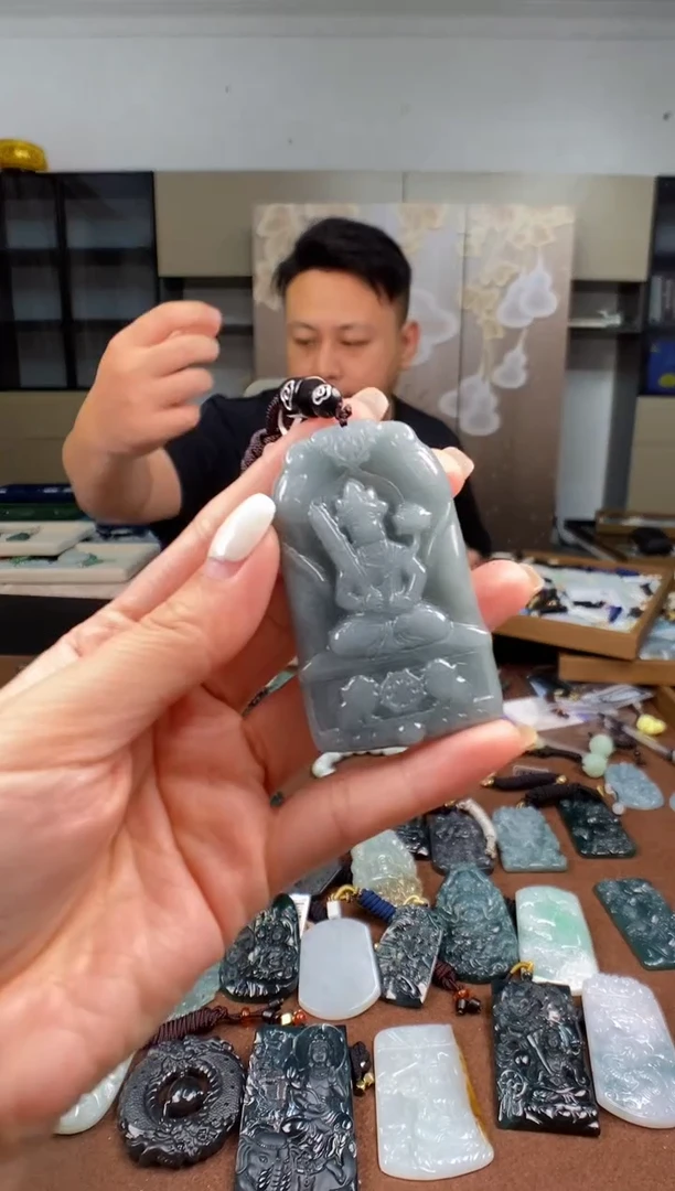 颈饰未镶嵌翡翠多样性发其一