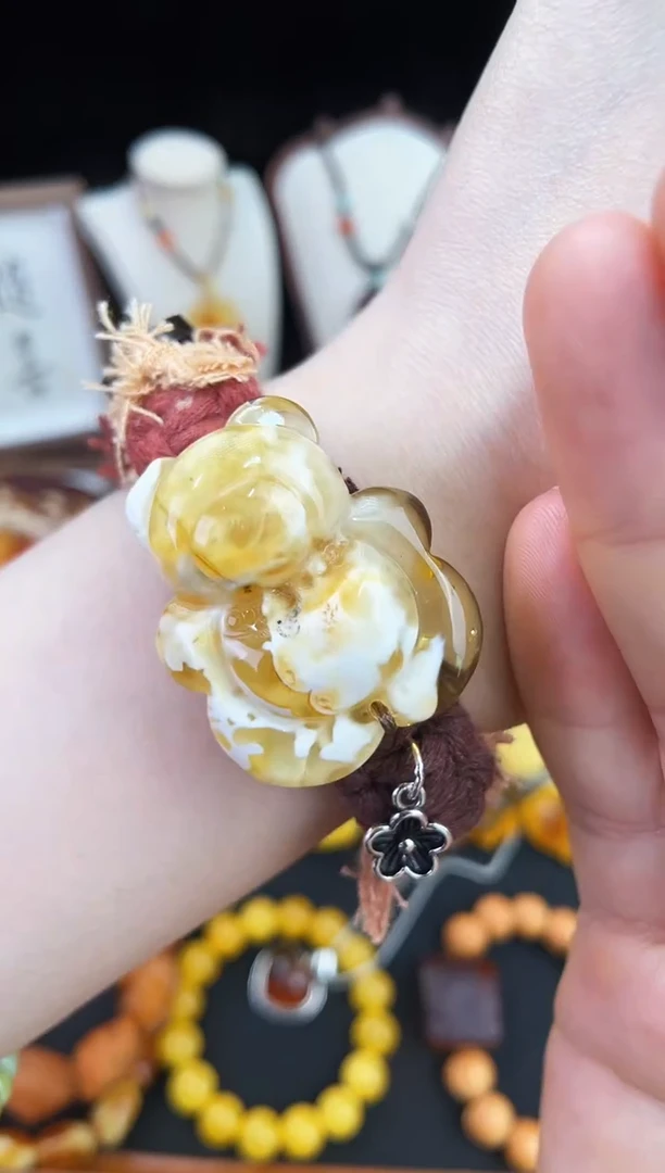 琥珀未镶嵌珠宝奇石柒月