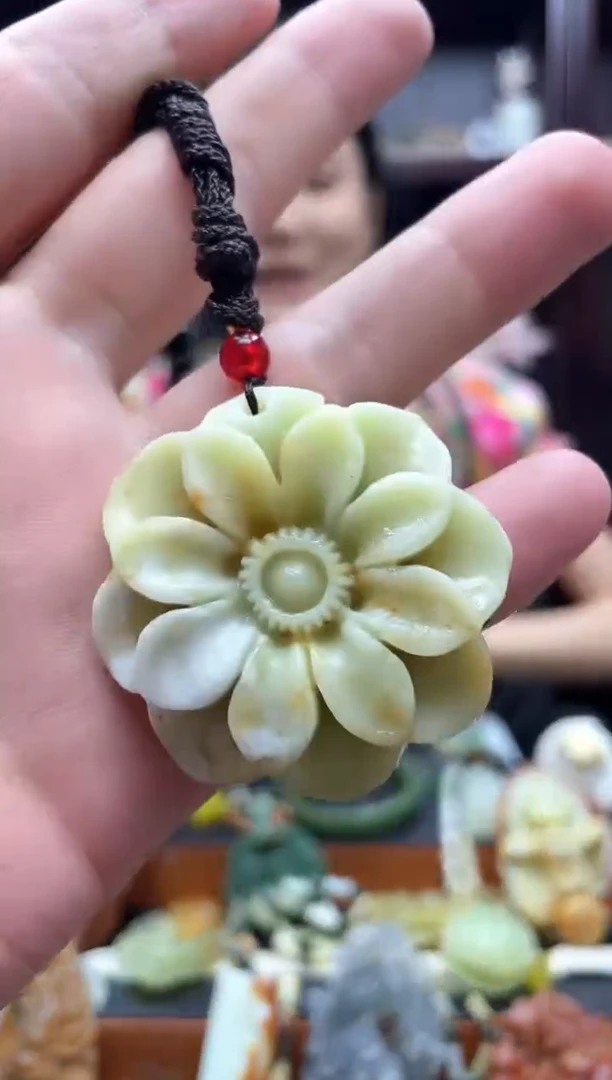 未镶嵌岫玉吊坠·