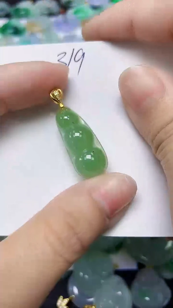 翡翠未镶嵌颈饰 天然缅甸翡翠A货