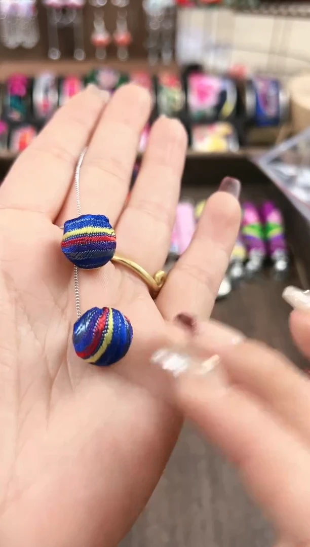 【闪购商品】织绣民族风老绣饰品106