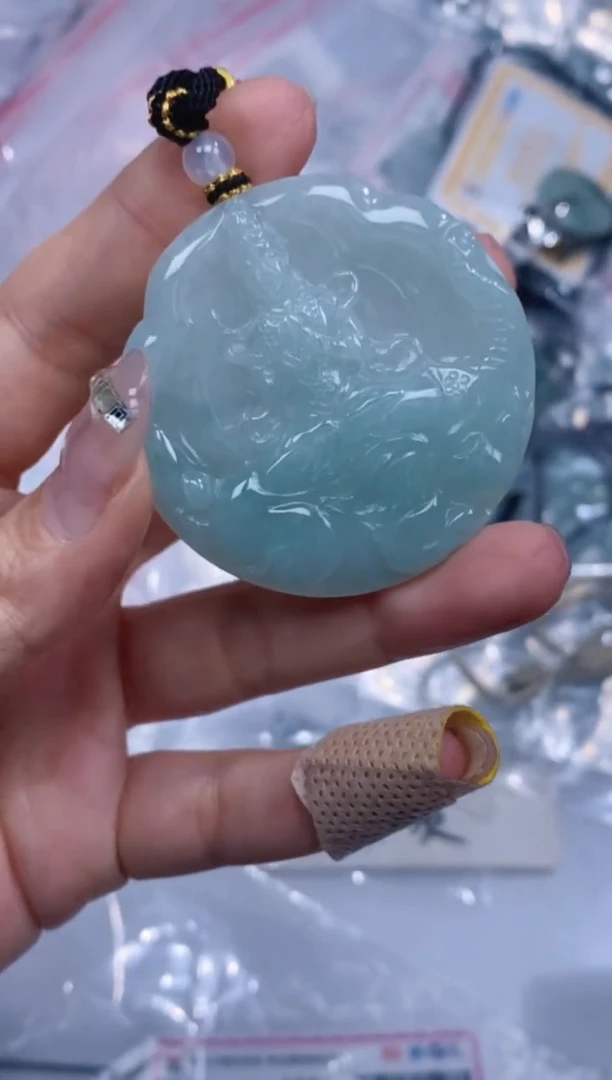 颈饰未镶嵌翡翠吊坠