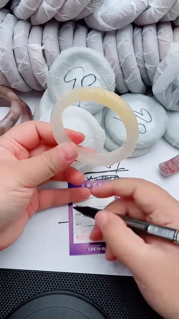 未镶嵌手镯石英质玉62-55-56