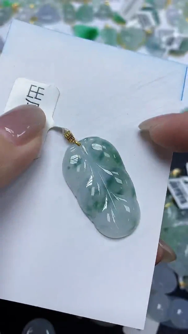 翡翠18K金镶嵌颈饰天然缅甸翡翠A货