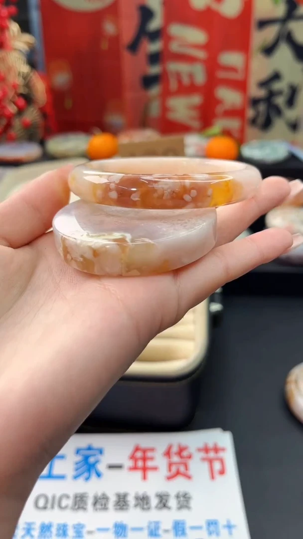 【闪购商品】石英质玉手镯未镶嵌赠送镯心（57圈口）