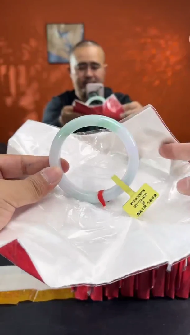 未镶嵌手镯翡翠翡翠手镯