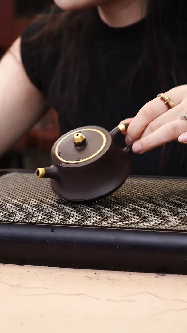 茶壶紫砂四号井茄皮紫泥描金柱础140cc