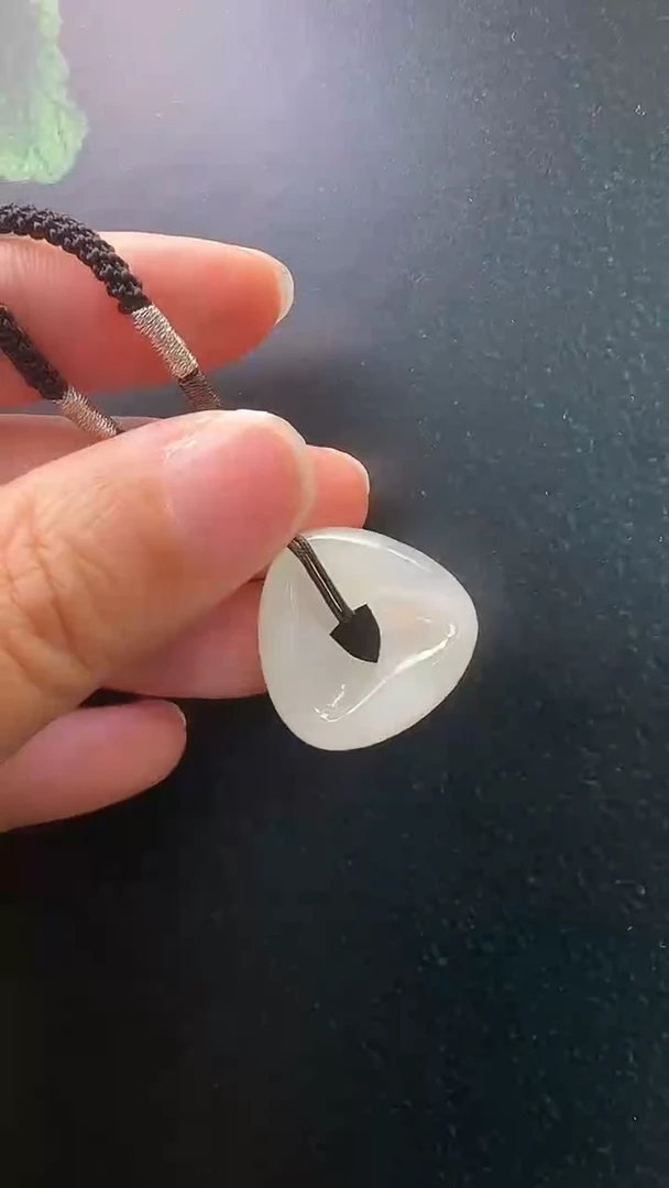 和田玉未镶嵌颈饰吊坠