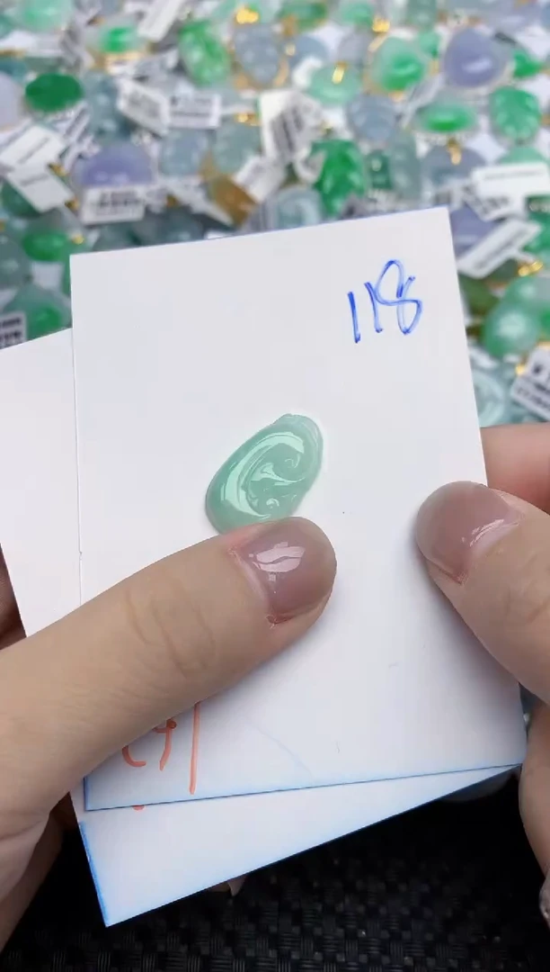 【闪购商品】翡翠颈饰未镶嵌天然翡翠A货