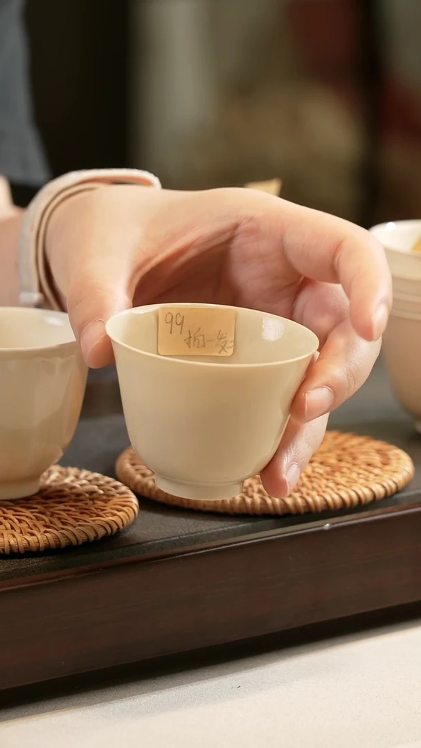 仿古色铃铛杯微瑕2个