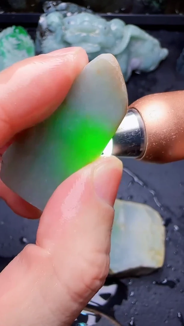 颈饰未镶嵌翡翠小**飘90