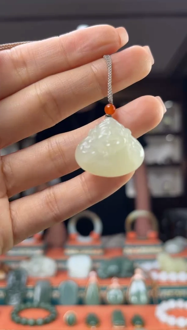和田玉未镶嵌颈饰1