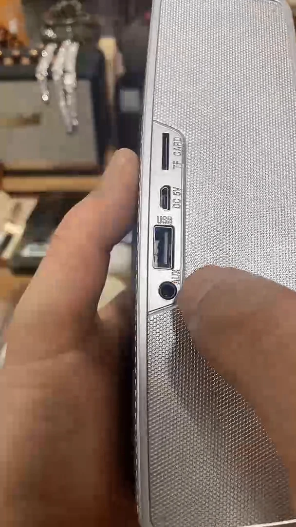 瓷片闪购商品  如图所示