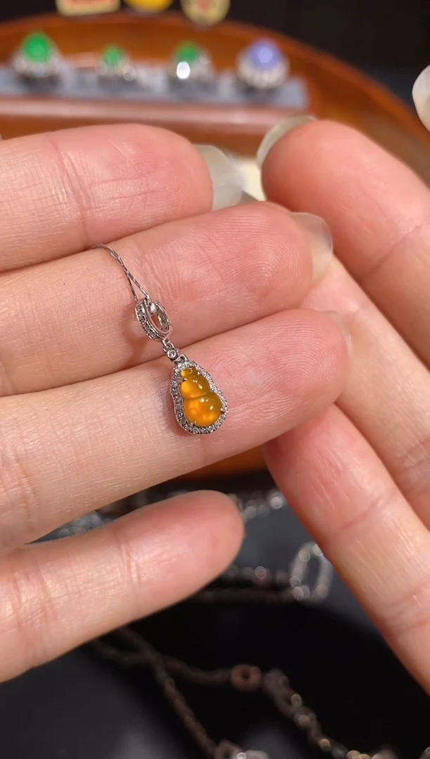 【闪购商品】翡翠颈饰18K金镶嵌吊坠