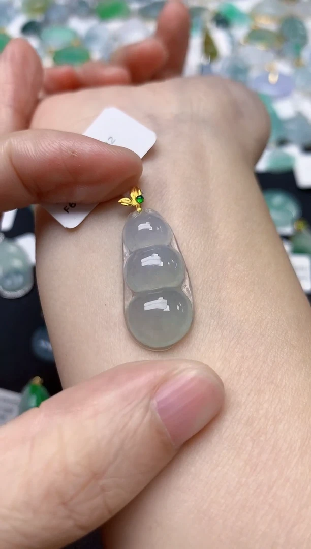 颈饰18K金镶嵌翡翠天然缅甸A货翡翠