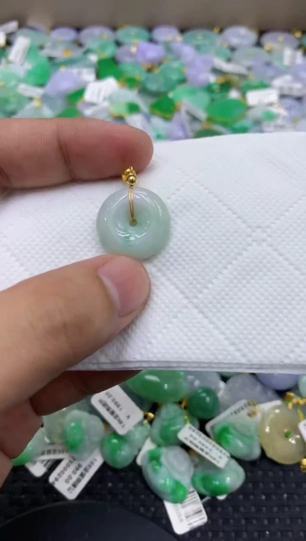 颈饰未镶嵌翡翠天然缅甸翡翠A货