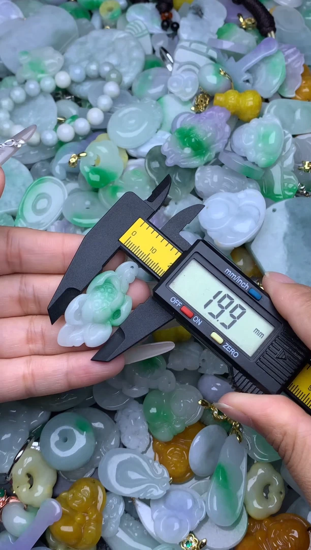 翡翠未镶嵌颈饰天然缅甸翡翠吊坠