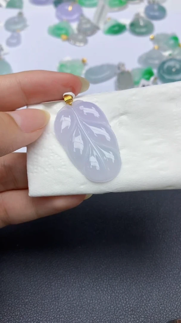 颈饰18K金镶嵌翡翠天然缅甸a货翡翠百元以上9元证书费自理