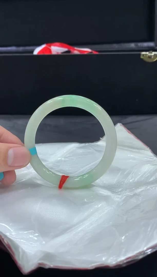 未镶嵌手镯翡翠翡翠手镯