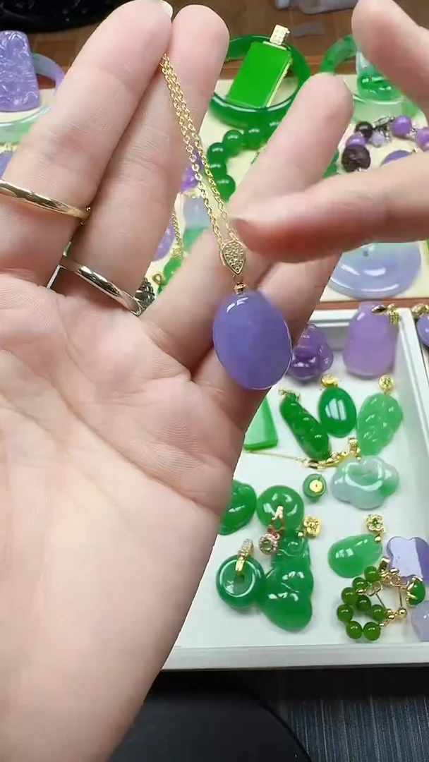 吊坠(赠链)未镶嵌翡翠紫蛋面裸