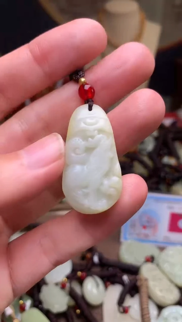 颈饰未镶嵌和田玉新疆料青海料清水和田玉吊坠